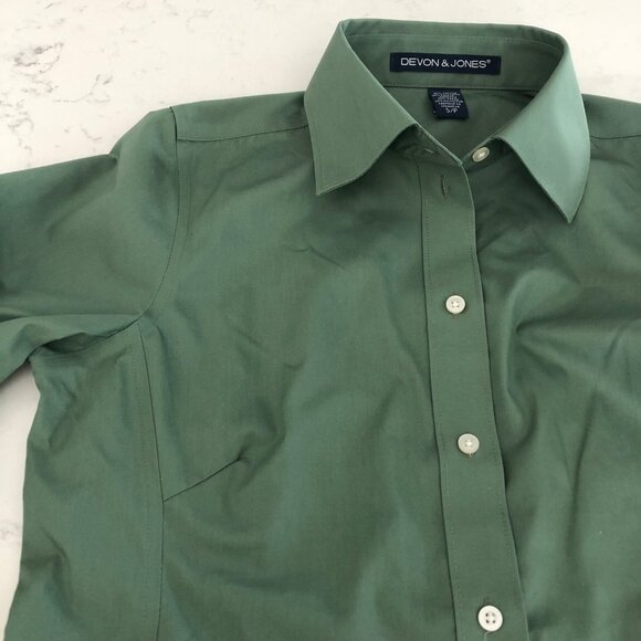 Devon & Jones Crown Button Down Cotton Poly Blend Fitted Shirt Green Sz S NWOT - Picture 2 of 13